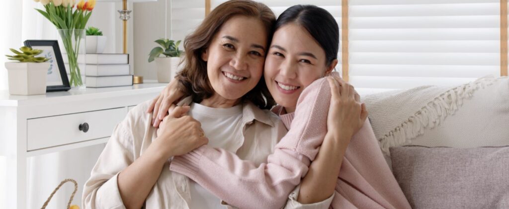 qa-cham-soc-suc-khoe-cho-bo-me-sau-tuoi-50