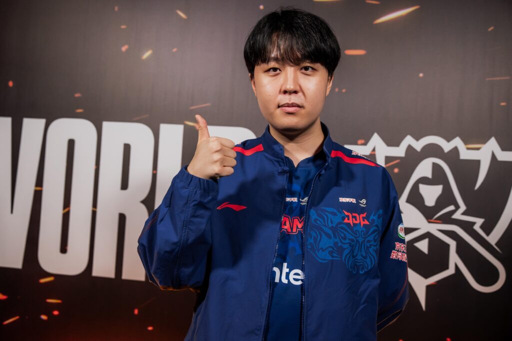 lpl-phong-su-kanavi-seo-jin-hyeok-rat-vui-khi-co-the-choi-nhieu-vi-tuong-khac-nhau