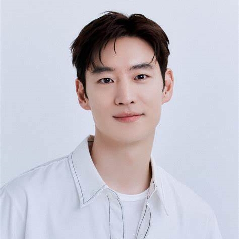 lee-je-hoon-nhan-duoc-nhieu-loi-khen-ngoi-cho-chuong-trinh-youtube-moi-me-va-y-nghia