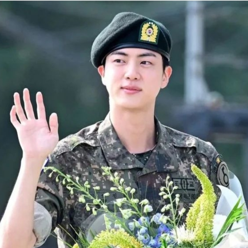 su-tro-lai-cua-jin-ngoi-sao-dau-tien-cua-bts-hoan-thanh-nghia-vu-quan-su