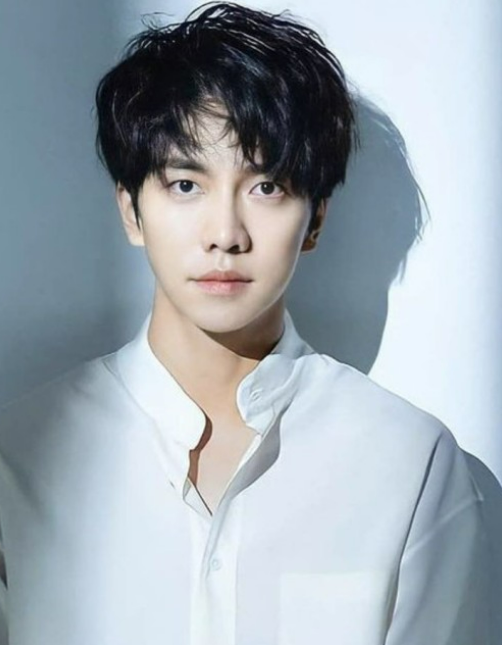 lee-seung-gi-xuat-hien-tren-bien-quang-cao-times-square-new-york