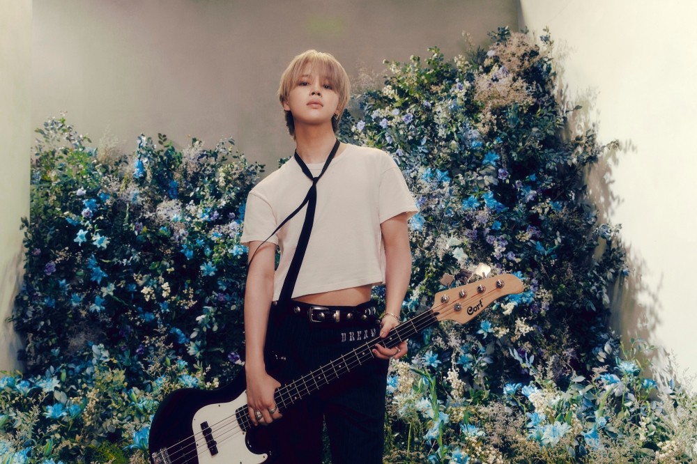 jimin-cua-bts-gay-sot-toan-cau-voi-smeraldo-garden-marching-band