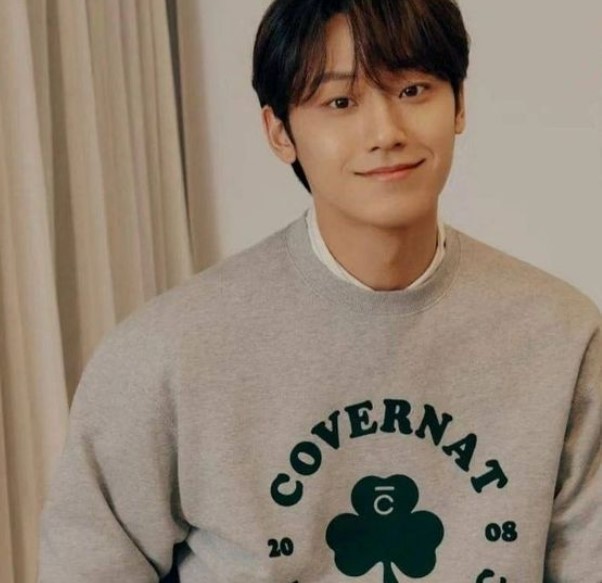 kha-nang-dien-xuat-dien-ro-cua-lee-do-hyun-khien-netizen-soc-ngang