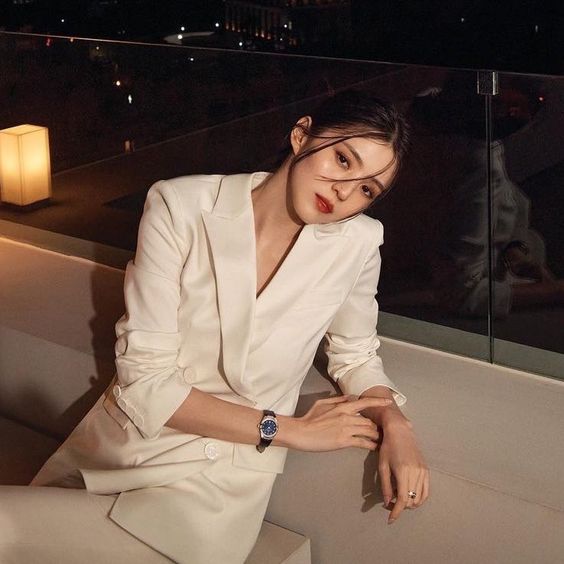 cu-dan-mang-tranh-cai-ve-phong-cach-moi-cua-han-so-hee