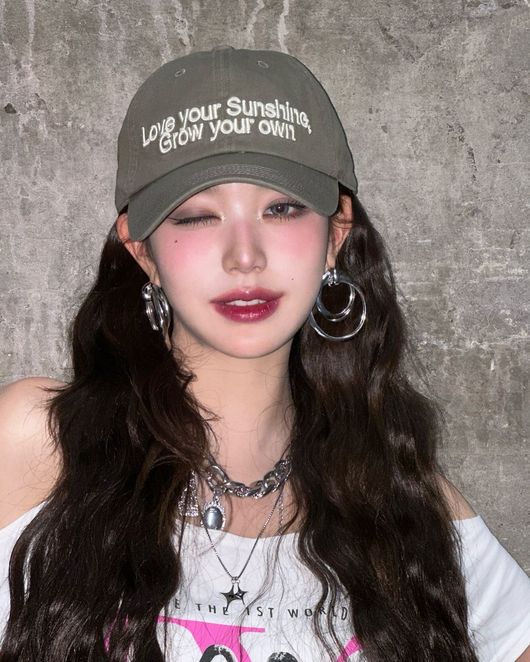 jang-wonyoung-ive-han-hoan-tro-ve-han-quoc