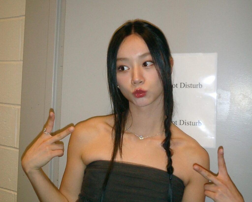 khi-chat-thanh-lich-cua-hyeri-tai-lien-hoan-phim-chau-a-new-york