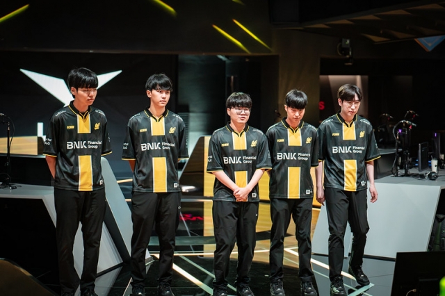 bnk-fearx-ket-thuc-chuoi-6-tran-thua-hlv-ryu-sang-wook-chia-se-bi-quyet-thanh-cong