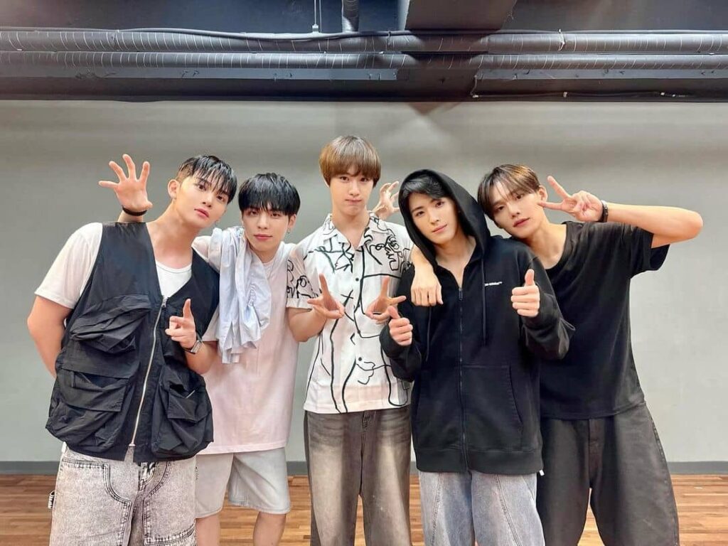 bae-jinyoung-chinh-thuc-roi-cix-nhom-tiep-tuc-hoat-dong-voi-4-thanh-vien