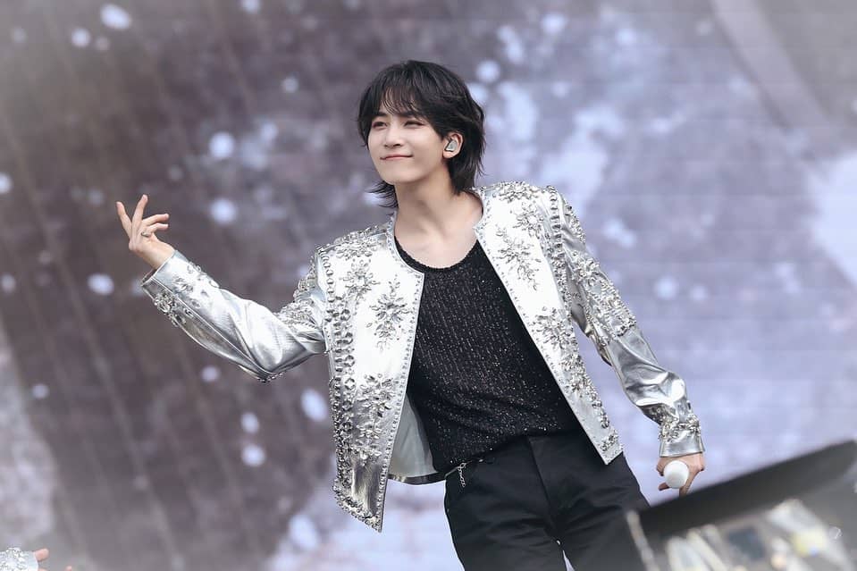 jeonghan-seventeen-bi-sasaengfan-spoil-lich-nhap-ngu