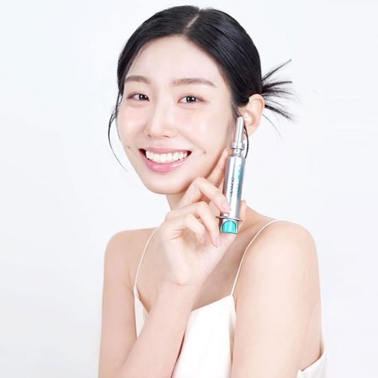 tu-tin-toa-sang-voi-nu-cuoi-trang-rang-ro-cung-life-orals