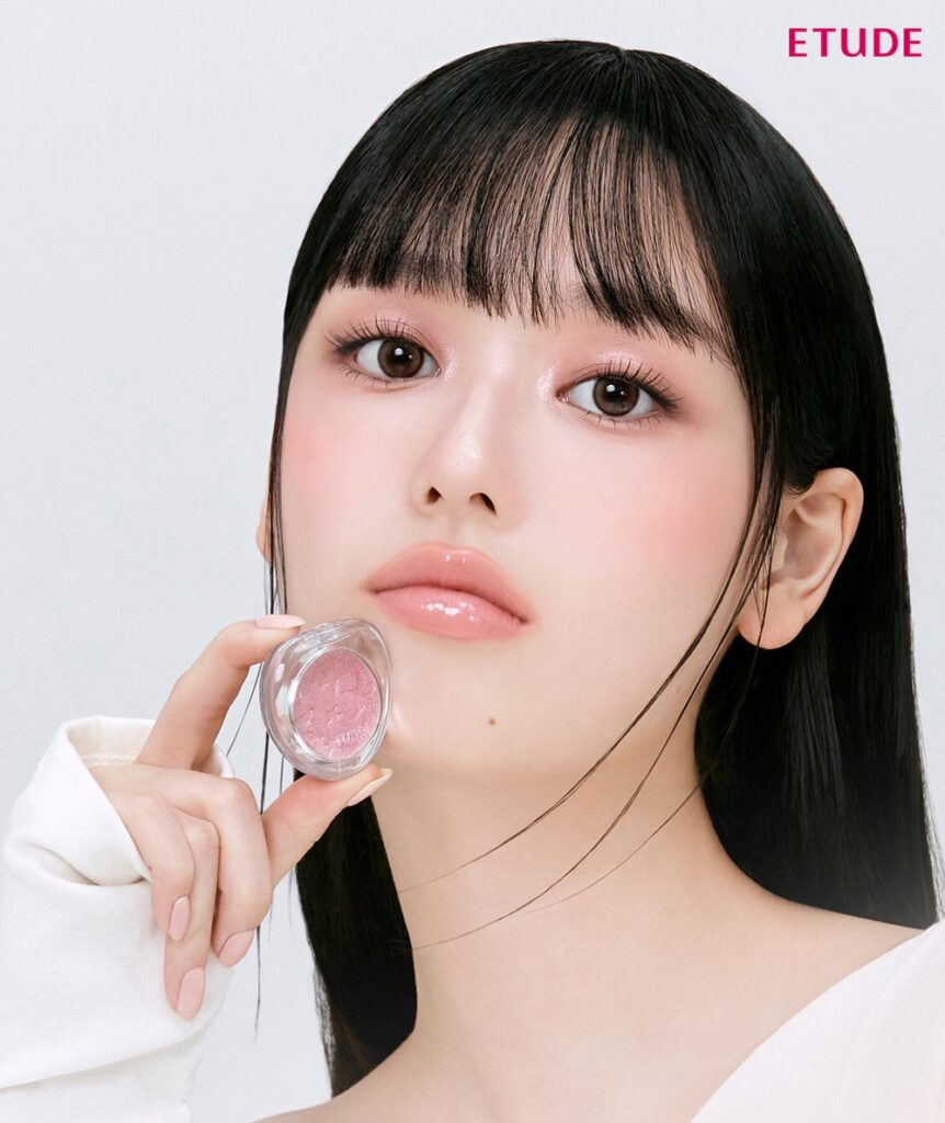 etude-whats-in-my-eyes-goi-tron-ve-dep-anh-mat-trong-tam-tay