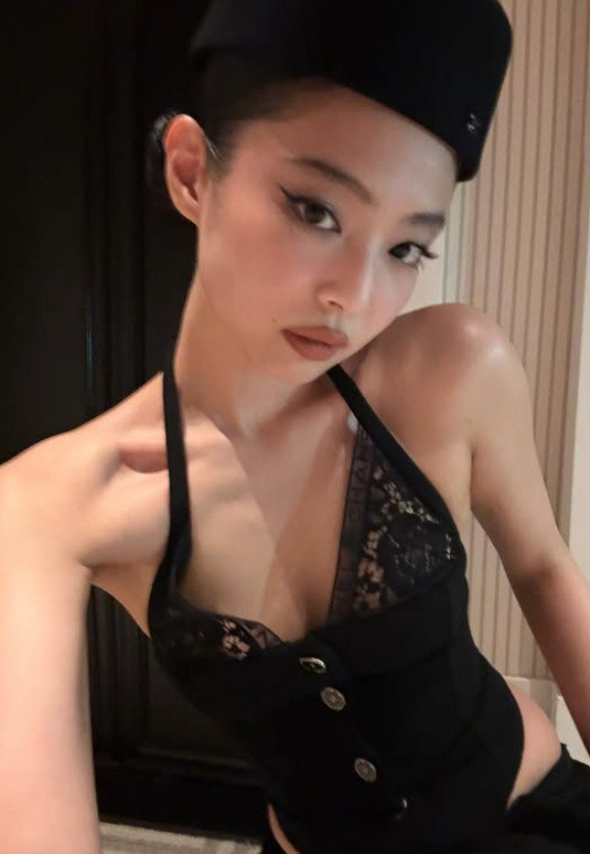 cua-blackpink-bieu-tuong-thoi-trang-tai-bua-tiec-sau-met-gala-fan-toan-cau-phat-cuong